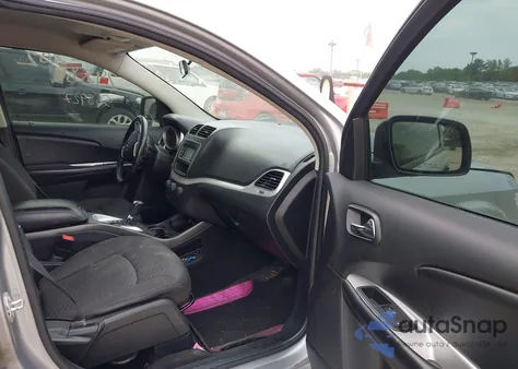 2017 Dodge Journey Sxt z USA, uszkodzony, nr VIN 3C4PDCBB5HT565927